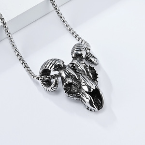 Collar de acero de titanio con cabeza de cabra y calavera oscura, estilo retro único y a la moda, colgante gótico de diablo/Sátaná, nicho y exclusivo - Product Image 3