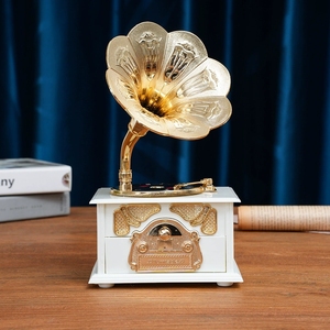 Caja de música con forma de fonógrafo de estilo vintage para regalo de cumpleaños de pareja de estudiantes - Product Image 4