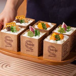 Caja de Embalaje Cuadrada Plegable de Papel Kraft para Mini Cupcakes, Pasteles de Queso y Postres, con Logotipo Personalizado, Estilo Natural Clásico - Product Image 4