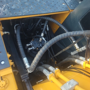 Excavadora Usada Hyundai 220LC-9S de 22 Toneladas, Motor Cummins, 1 Año de Garantía, Certificación EPA y CE, Excavadora de Segunda Mano para Construcción - Product Image 6