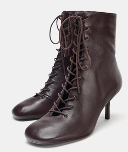 Fabricación Personalizada. Cierre con Cordones. Puntera Cuadrada. Botines de cuero para mujer. - Product Image 1