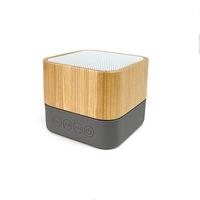 Altavoz Bluetooth de Madera de Bambú con Batería Integrada y Avisos de Voz; Portátil para Uso en Interiores y Exteriores, para Escritorio, Auto y Hogar