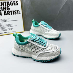 أحذية كاجوال رجالية للصيف مريحة جيدة التهوية مع نسج بأربطة بإغلاق بلون واحد وتصميم مضاد للانزلاق - Product Image 5