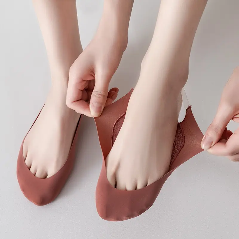 Meias forro invisíveis de cor sólida meias de verão femininas moda ultra baixo corte sem mostrar meias acolchoadas