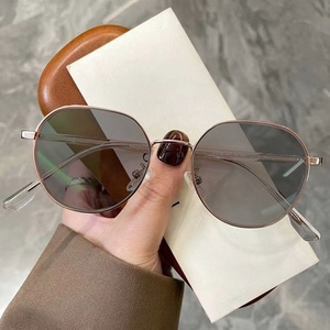 8036 miroir <span class=keywords><strong>de</strong></span> proximité Anti-bleu femmes lunettes à la mode personnalité cadre tout match plaine changement <span class=keywords><strong>de</strong></span> couleur - Product Image 2
