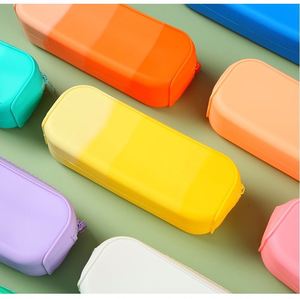 Étuis à crayons durables en silicone pour la vente en gros, boîte cadeau scolaire aux couleurs bonbon 19x7x5cm pour le bureau et la maison - Product Image 3