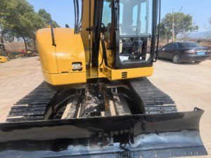 รถขุดขนาดเล็ก Caterpillar 308 CAT 308 CAT 308C ของแท้จากญี่ปุ่น รถตีนตะขาบมือสอง 8 ตัน พร้อมหัวเจาะ ได้รับการรับรองมาตรฐาน CE - Product Image 4