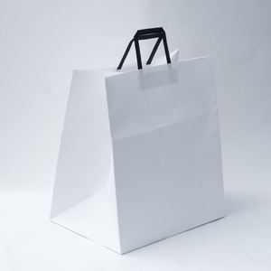 Bolsa de Papel Kraft Blanca Ecológica con Asa Plana para Llevar, con Impresión de Logotipo Personalizado - Product Image 4