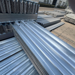Barriere di sicurezza del traffico per autostrada zincata a caldo superstrada W trave <span class=keywords><strong>Guard</strong></span> <span class=keywords><strong>Rail</strong></span> per curvare su strada - Product Image 1