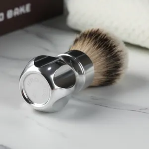 Yaqi Gemini pennello da barba per capelli in tasso con manico in metallo anodizzato da 24mm per uomo