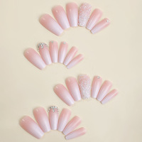 Ongles à presser longs, effet dégradé, couvrance totale, qualité salon, motif marbre, style français, avec accents de strass