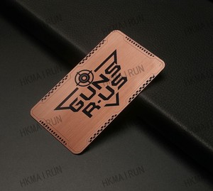 Tarjeta de Presentación con Código QR de Metal Dorado a Precio Económico - Product Image 1