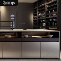 Nouvelle conception de cuisine moderne modulaire de luxe avec armoires en verre laqué sans poignée, ensemble complet avec évier en acier inoxydable intégré