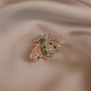 เข็มกลัดรูปผึ้งน้อยสไตล์เรโทรประดับมุกเทียม ดีไซน์เรียบง่ายทันสมัยสำหรับผู้หญิง - Product Image 2