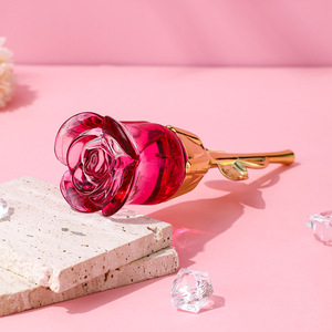 <span class=keywords><strong>Profumo</strong></span> di <span class=keywords><strong>Rosa</strong></span> <span class=keywords><strong>Rossa</strong></span> e Crisantemo per San Valentino - Regalo di Lusso per Donne, Produzione all'Ingrosso per San Valentino, Consegna Rapida - Product Image 4