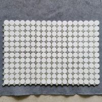 Mosaïque ronde en marbre blanc Thassos et vert Ming pour les applications de revêtement de sol et de mur