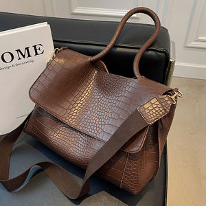 Sac fourre-tout à rabat en PU pour femme, nouveau style 2026, motif alligator, fermeture magnétique, 2-2,9 L, sans bandoulière - Product Image 2