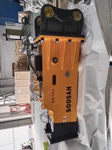Nuevo Martillo Hidráulico Silencioso SOOSAN SB100 Tipo Caja para Excavadoras de 25-30 Toneladas, Uso en Construcción, Cincel de 150 mm, Amarillo - Product Image 3