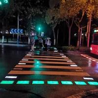 Smart IP68 Wasserdichtes eingebettetes Verkehrs signal Zebra Crossing Leuchtende Bodenfliesen LED-Leiste Warnung Einfahrt Lichter
