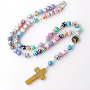 Gỗ Divine Mercy Trung Tâm Huy Chương Và Chữ Thập 8Mm Đa Màu Clay Hạt Công Giáo Mân Côi Dệt <span class=keywords><strong>Necklace</strong></span> Với Clasp - Product Image 1