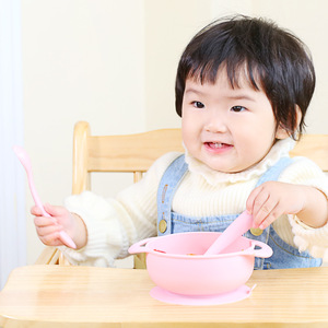 Set de alimentación de silicona para bebés con babero, plato, tazón, cuchara y tenedor para bebés de 0 a 12 meses - Product Image 4