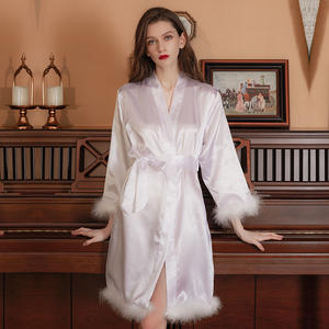 Vente en gros Peignoir kimono de mariage du matin avec logo personnalisé Robes de mariée en plumes pour demoiselles d'honneur Robe de nuit en tulle pour femmes élégantes - Product Image 6