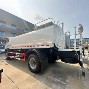 Camión Cisterna de Agua con Motor Diésel Howo 7000L 7CBM de China, Camión de Riego 4X2 - Product Image 4