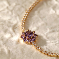 Bracelet pour femme en alliage de cuivre plaqué or 18 carats, fleur violette en zircon cubique, élégant, délicat, empilable, tendance