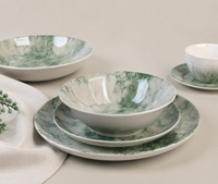 Service de table en céramique et grès à marque privée avec motif marbré vert, comprenant assiettes et bols, pour la maison et les marques OEM