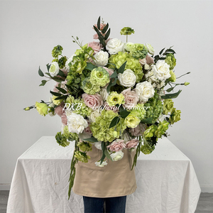 Centro de Mesa Moderno Personalizado de Alta Calidad con Bola de Flores Grandes, Rosas de Seda para Decoración de Mesa de Boda - Product Image 6