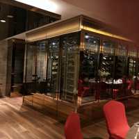 Cave à vin de restaurant sur mesure haut de gamme, vitrine réfrigérée à température contrôlée en acier inoxydable