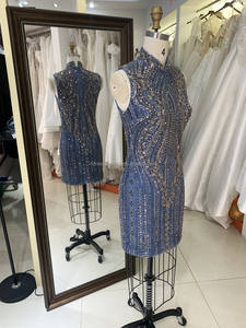 فساتين أنيقة رمادية قصيرة مطرزة ومزينة بالخرز لأم العروس مناسبة لحفلات العودة للوطن والكوكتيل وأعياد الميلاد - Product Image 1