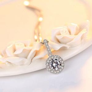 Collana con Ciondolo a Disco Rotondo per Donne, Design Circolare Semplice, Collana da Indossare Quotidianamente - Product Image 3