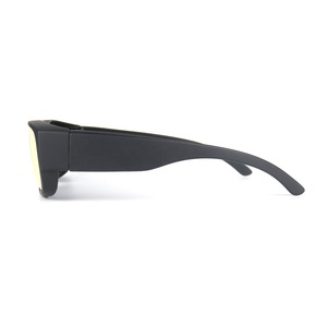 Chine Usine Personnalisée OEM Lunettes Hommes Anti Lumière Bleue <span class=keywords><strong>UV400</strong></span> Carré Lunettes De Soleil - Product Image 5