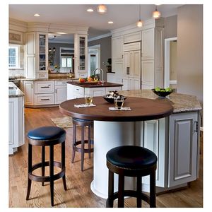 Mobili da Cucina Classici Europei in Legno Naturale, Design con Accenti Antichi per Ristrutturazione di Cucine Interne in Appartamenti Urbani a Più Piani - Product Image 1