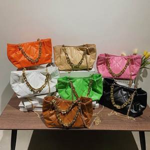 Tendencias de Moda, Bolsos de Mano 2022, Bolsos de Mujer, Bolsos de Lujo con Cadenas - Product Image 2