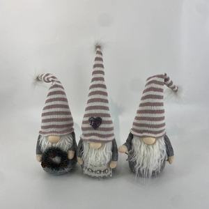 เครื่อ<span class=keywords><strong>ง</strong></span>ประดับขอ<span class=keywords><strong>ง</strong></span>โนมส์ตรงกลางเทศกาลคริสต์มาสหมวกลายทา<span class=keywords><strong>ง</strong></span>เอลฟ์ถือเชือกตัวอักษรไว้ใ<span class=keywords><strong>น</strong></span>มือทั้<span class=keywords><strong>ง</strong></span>สอ<span class=keywords><strong>ง</strong></span>ข้าง - Product Image 1