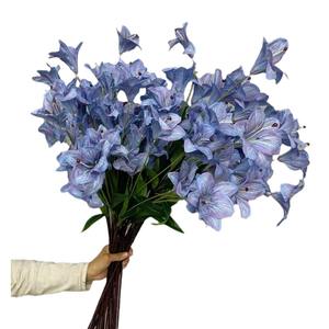Francés Retro <span class=keywords><strong>Hemerocallis</strong></span> azul púrpura lirio suave película decorativa Flor Alta para salón de bodas nuevos suministros artificiales para bodas - Product Image 5