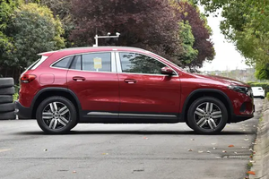 Nouveau <span class=keywords><strong>B</strong></span>/<span class=keywords><strong>E</strong></span>/N/Z Eqa 260 2025, autonomie de 619 km, SUV compact 100% électrique, 5 portes, 5 places, avec batterie de 73,5 kWh et moteur de 140 kW - Product Image 2