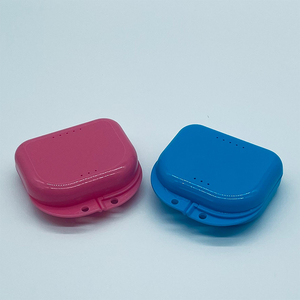 Boîte à prothèses dentaires LYU03030-1XS, style ouverture centrale, étui léger pour appareil orthodontique et <span class=keywords><strong>aligneur</strong></span>, pour soins dentaires quotidiens - Product Image 3