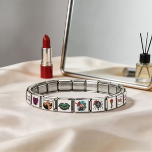 Pulsera de Eslabones Modulares de Plata con Dijes Gráficos Audaces Estilo <span class=keywords><strong>Tatuaje</strong></span> Retro Italiano para Joyería Urbana Atrevida - Product Image 3