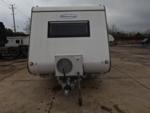 Caravane <span class=keywords><strong>de</strong></span> luxe en aluminium à double essieu, confortable pour la famille, avec cuisine et salle <span class=keywords><strong>de</strong></span> bain, idéale pour les voyages en camping-car. - Product Image 1