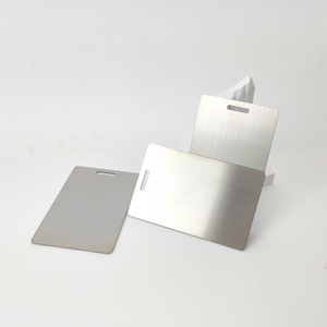 Étiquettes de bagages en acier inoxydable étanches NFC RFID de qualité supérieure pour les voyages, les compagnies aériennes, les avions et les cartes d'identité - Product Image 4