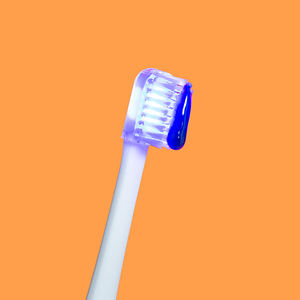 교체형 블루 LED 칫솔모와 2분 타이머가 장착된 전동 칫솔 - Product Image 6