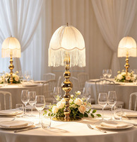 Support floral de mariage doré de style européen pour salle d'hôtel, avec rideau de perles de cristal suspendu et centres de table LED