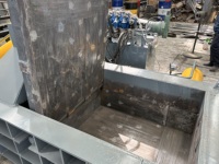 Presse hydraulique horizontale automatique pour le recyclage de la ferraille et de l'aluminium.