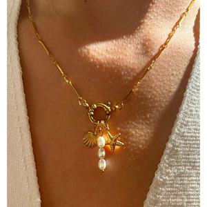 YF6398 สร้อยคอผู้หญิงแบบกันน้ำ ทำจากสแตนเลสสตีลฝรั่งเศส ชุบทอง 18k ประดับมุก รูปดาวทะเลและเปลือกหอย ป้องกันการแพ้ - Product Image 2