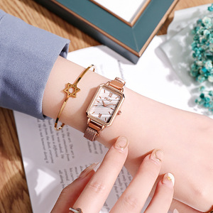 Orologio da Donna in Stile Vintage Chic, Quadrante Quadrato Piccolo con Dettagli Verdi, Movimento <span class=keywords><strong>al</strong></span> <span class=keywords><strong>Quarzo</strong></span> - Product Image 3