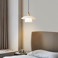 Luminaire suspendu en laiton de style moderne, fonctionnant sur piles, avec abat-jour en verre, télécommande, 6 couleurs RVB, 30 cm de hauteur (ampoule incluse)
