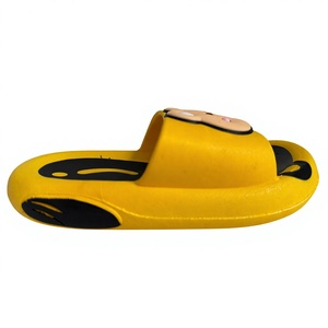 Ciabatte Gialle Cartoon con Tomaia in EVA, Suola Antiscivolo da 20MM, Punta Aperta, Per Tutte le Stagioni, Uso Domestico, Taglie 24-35, Logo Stampato in 3D - Product Image 4